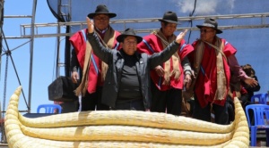 Choquehuanca: “nuestros alcaldes ya no tienen que andar con saco, sino con poncho”