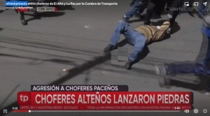 Choferes alteños agreden a transportistas y vecinos de La Paz en su intento de impedir ordenamiento