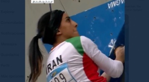 Elnaz Rekabi: la controversia por la atleta iraní que compitió sin hiyab y que fue recibida con aplausos en el aeropuerto de Teherán