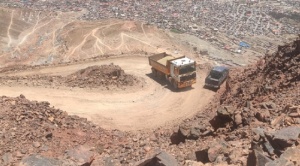 Comibol interviene el hundimiento tres en la cúspide del Cerro Rico con relleno seco