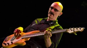 Tony Levin, el reconocido bajista de King Crimson, llega a Bolivia con Stick Men