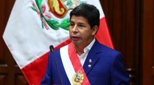 Presidente de Perú disuelve el Congreso e instaura "gobierno de excepción"