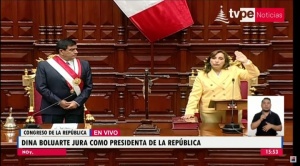 Dina Boluarte asume como nueva presidenta del Perú, ante destitución de Pedro Castillo por incapacidad moral 