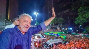 Lula asume en Brasil: Cuatro "bombas de tiempo" que deberá desactivar en su regreso a la presidencia 
