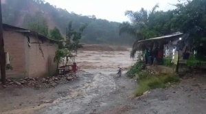 Fuertes lluvias golpean a Santa Cruz y La Paz y provocan desastres a su paso