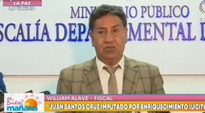 Fiscalía imputa por enriquecimiento ilícito a Santos Cruz y pide su detención preventiva