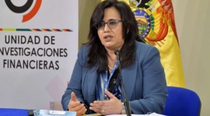 Exdirectora de ASFI defiende a Arce y dice que rechazó el incremento de capital del banco Fassil