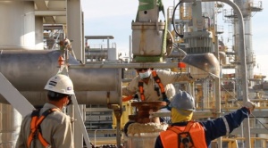 Mesa llama “inepto” al Gobierno por cerrar planta de urea y YPFB argumenta mantenimiento