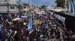 Protestas en Guatemala continuarán hasta que renuncie el la fiscal general 1