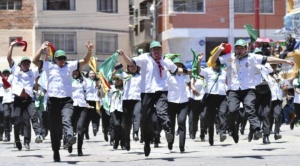 Oruro se viste de gala con la entrada del primer convite del carnaval 2024