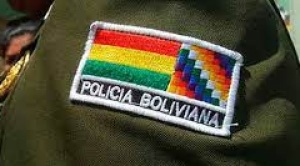 Tres policías son detenidos en Oruro por presunto “volteo” de droga