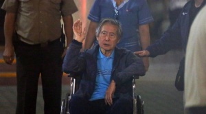 El expresidente de Perú Alberto Fujimori continuará en prisión  1