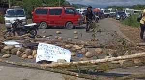 En el cuarto día de bloqueo en la vía Cochabamba-Santa Cruz se vislumbra el diálogo