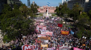 El Gobierno de Argentina denunció a organizaciones sociales por “extorsión” y "defraudación"