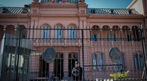 Gobierno argentino no renovará 5.000 contratos públicos y revisará un millón de planes sociales 