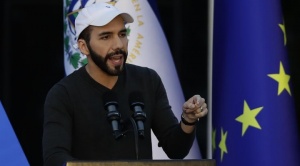 Bukele rechaza que buscará “reelección indefinida” en El Salvador