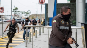 Al menos 10 muertos y 70 detenidos dejó la ola de violencia en Ecuador