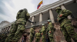 El palacio de Gobierno de Ecuador amaneció con fuerte resguardo militar ante arremetida de violencia