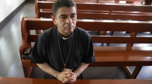 Gobierno de Nicaragua excarcela y expulsa a un grupo de sacerdotes, incluido el obispo Álvarez