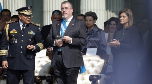 El nuevo presidente de Guatemala pretende ascender a una mujer como general del Ejército