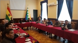 Arranca reunión convocada por Choquehuanca con CC, Creemos, arcistas y evistas