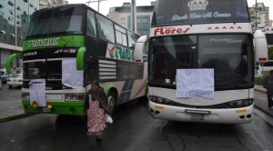 Transporte interdepartamental declara cuarto intermedio en bloqueo en centro paceño