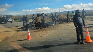 Suspenden las salidas de buses de La Paz hacia Oruro por bloqueo en Caracollo