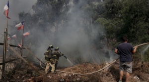 Incendios en la región chilena de Valparaíso dejan 56 muertos y hasta seis mil casas quemadas 