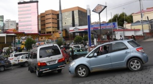 Senadora Barrientos denuncia que surtidores de La Paz no reciben combustible