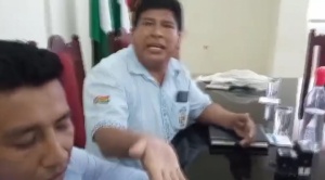 En Yapacaní expulsan del Concejo Municipal a un periodista por preguntar por un caso de narcotráfico