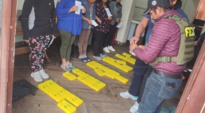 Aprehenden a cinco mujeres que tenían droga adherida a su cuerpo en Cochabamba