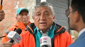 Arias dice que la propuesta de aumentar pasajes es oportunista y afirma que no recibió solicitud de choferes de La Paz