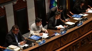 Senado remite a una comisión 2 de 6 créditos y arcistas acusan a Andrónico de “trabar”