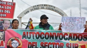 "Autoconvocados" inician vigilia en Chonchocoro y dicen que no permitirán salida de Camacho a Santa Cruz