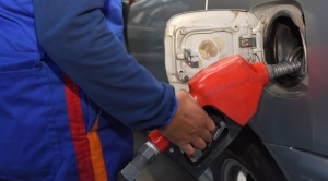 Exministro de Hidrocarburos advierte que  el parque automotor no está listo para usar gasolina con el 25% de etanol 