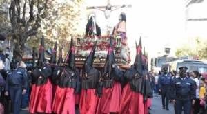 La procesión del Viernes Santo vuelve a su ruta tradicional