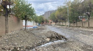 Tres semanas después, escombros del río Huayllani aún obstruyen tráfico vehicular en Av. Costanera de Achumani