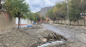 Alcaldía anuncia retirar escombro de Av. Costanera de Achumani después de las lluvias