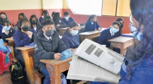 Educación dispuso tolerancia para estudiantes resfriados y uso del barbijo en aulas