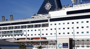 Policía española sospecha que las visas de los bolivianos que están en un crucero son falsas