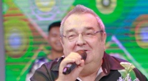 El cantante cruceño Aldo Peña despierta del coma luego de tres semanas