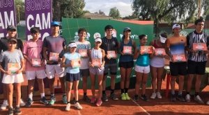 Tenis: bolivianos obtienen 10 de 12 títulos en torneos jugados en Cochabamba