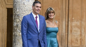 Presidente español reflexionará si renuncia tras la denuncia contra su esposa 1