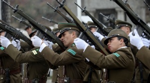 El sur de Chile celebra emotivos funerales para los tres carabineros asesinados 1