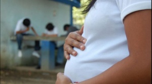 Analista del UNFPA: desigualdad de género y embarazos de adolescentes, los temas pendientes pese a los avances