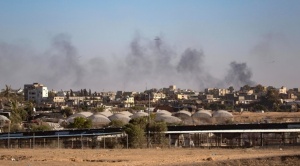 Israel bombardea Rafah pese a la orden de la Corte Internacional de Justicia de suspender las operaciones 