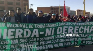 Gremiales inician marcha desde Patacamaya a La Paz en reclamo por la falta de dólares y combustible