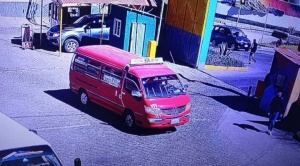 Cámaras de videovigilancia captan robo de mercadería en Terminal de Buses La Paz