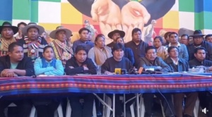 Evo Morales y otros dirigentes del MAS evista,  en conferencia de prensa de este viernes. Foto 1
