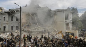 Ucrania se vuelca en reconstruir el hospital infantil de Kiev destruido en un ataque ruso